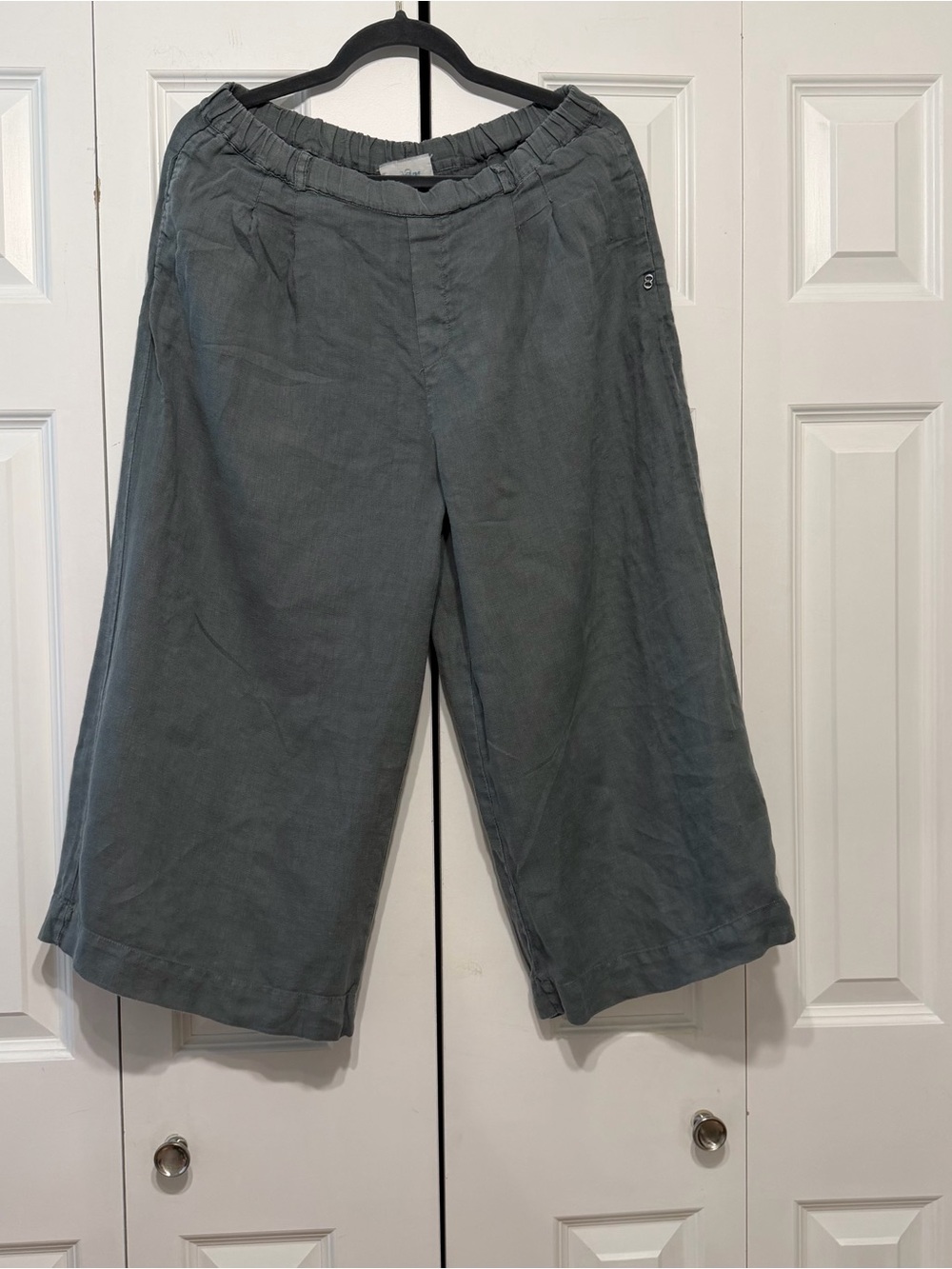 Ottod’Ame Cropped poplin/linen trousers with elastic waist. Grey bluish color